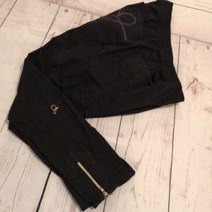 Jaanuu Moto style zipper bottom scrubs size Small